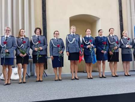 Awanse i wyróżnienia dla kępińskich policjantów